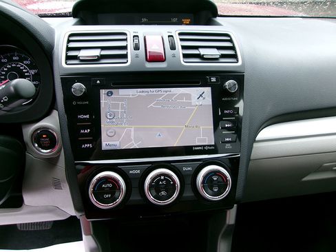 Used 2016 Subaru Forester 2.5i Touring w/ Eyesight & Navigation System image 16