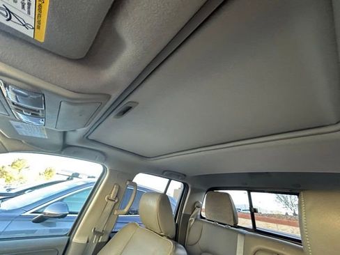 Used 2019 Nissan Frontier SL image 42