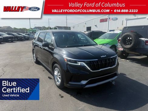 Used 2024 Kia Carnival LX FWD image 1