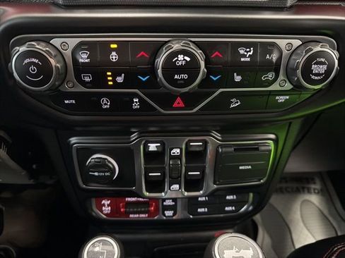 Used 2021 Jeep Wrangler Unlimited Rubicon w/ Uconnect 4C Nav & Sound Group AWD/4WD image 16