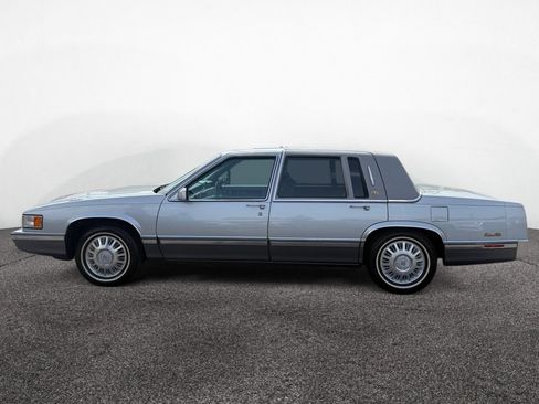 Used 1992 Cadillac De Ville Sedan FWD image 2