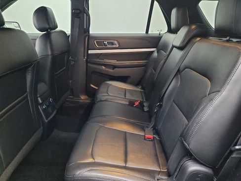 Used 2016 Ford Explorer XLT w/ Equipment Group 202A image 18