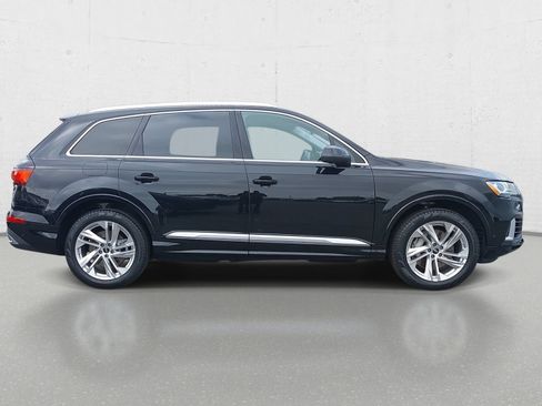 Used 2023 Audi Q7 3.0T Premium Plus w/ Premium Plus Package AWD/4WD image 4