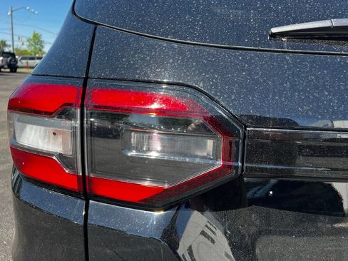 Used 2023 Honda Pilot Touring image 5