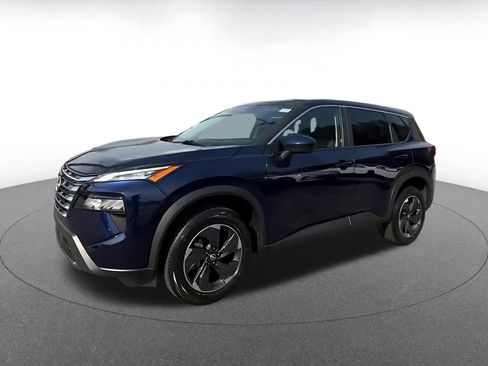 Used 2025 Nissan Rogue SV image 8