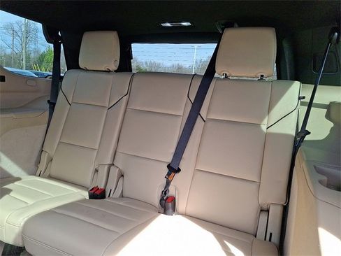 Certified 2022 Cadillac Escalade Premium Luxury w/ Performance Package image 8