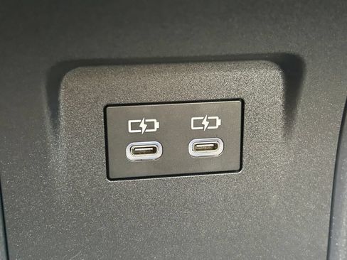Certified 2024 Toyota Prius XLE FWD image 22