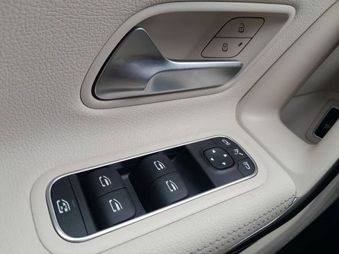 Used 2023 Mercedes-Benz CLA 250 4MATIC w/ Premium Package image 5