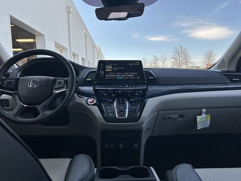 Certified 2025 Honda Odyssey Elite image 33