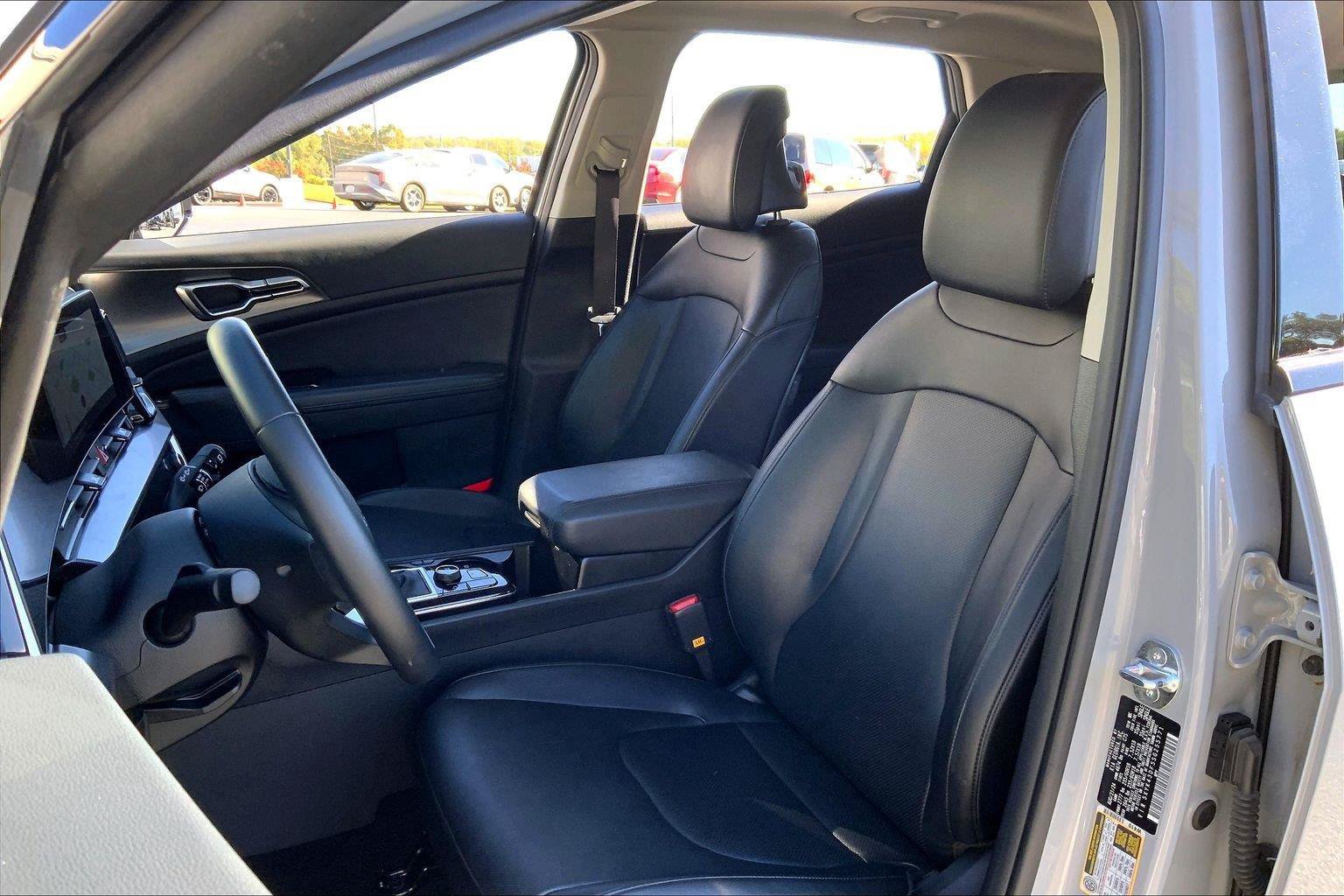 Used 2025 Kia Sportage SX FWD image 22