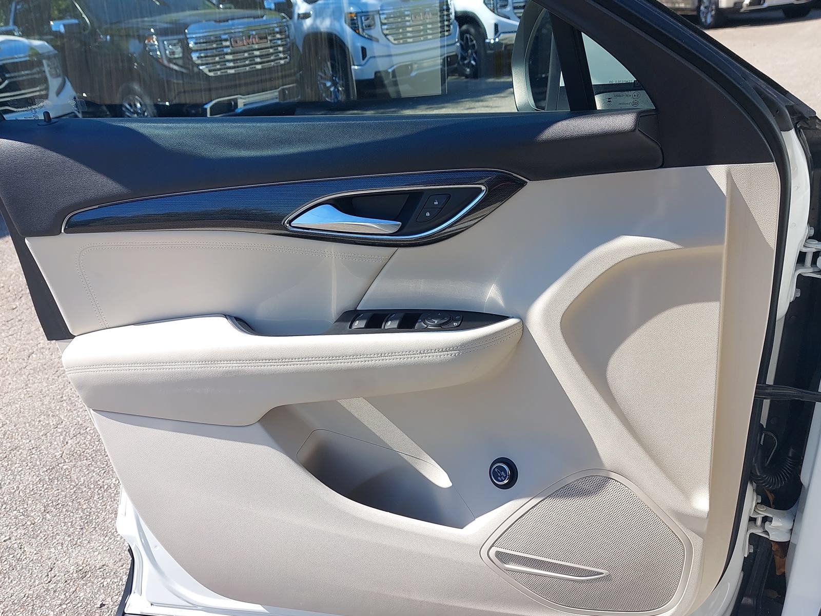 Used 2023 Buick Envision Preferred AWD/4WD image 27