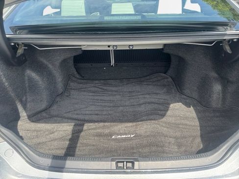 Used 2016 Toyota Camry SE w/ Moonroof Package FWD image 22