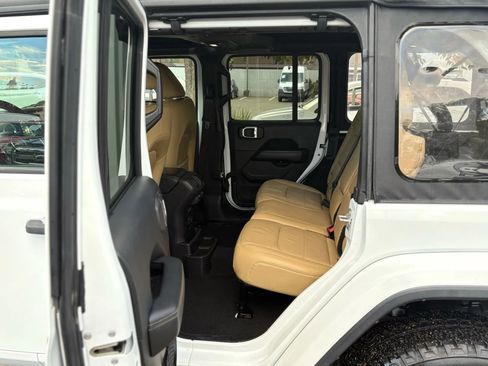 Used 2018 Jeep Wrangler Unlimited Sahara w/ Dual Top Group image 11