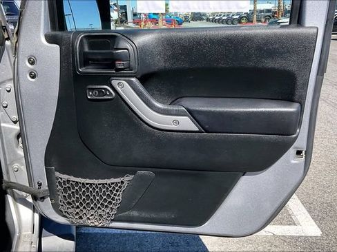 Used 2018 Jeep Wrangler Unlimited Sahara AWD/4WD image 23