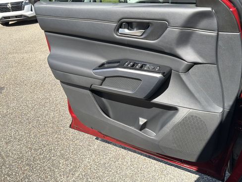 New 2026 Nissan Pathfinder SL FWD image 17