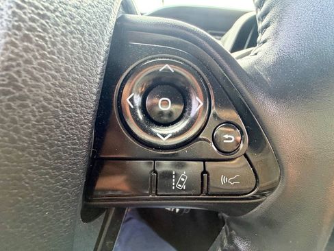 Used 2020 Toyota Prius Prime XLE FWD image 6