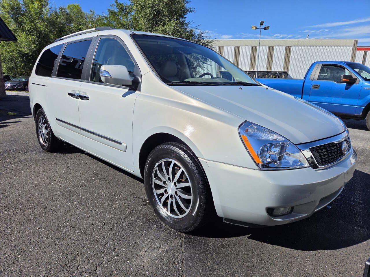 Used 2012 Kia Sedona EX w/ Luxury Pkg FWD image 3