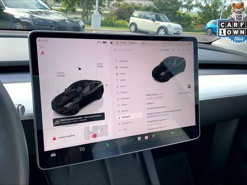 Used 2023 Tesla Model Y Performance image 18