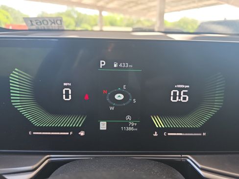 Certified 2025 Kia Sorento S FWD image 18