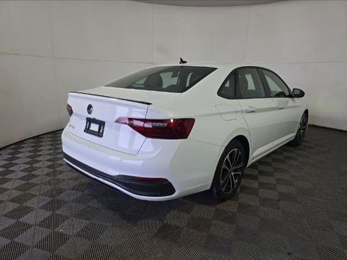 Used 2024 Volkswagen Jetta Sport FWD image 3