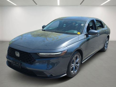 Used 2024 Honda Accord EX image 2