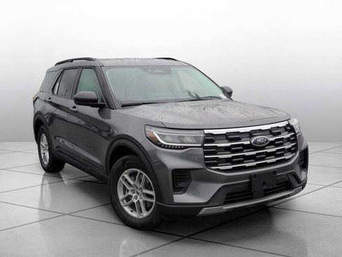 New 2026 Ford Explorer Active RWD image 2
