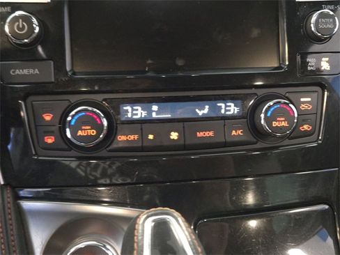 Used 2019 Nissan Maxima SR image 16