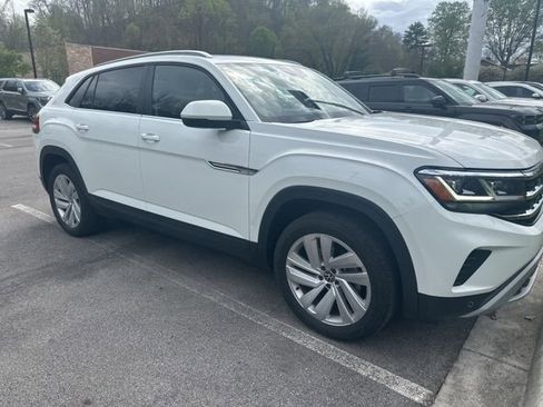 Used 2022 Volkswagen Atlas Cross Sport SE image 12