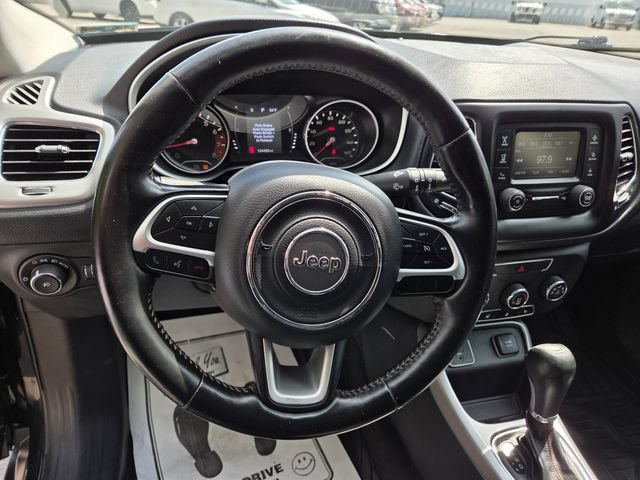 Used 2018 Jeep Compass Latitude w/ Cold Weather Group FWD image 15