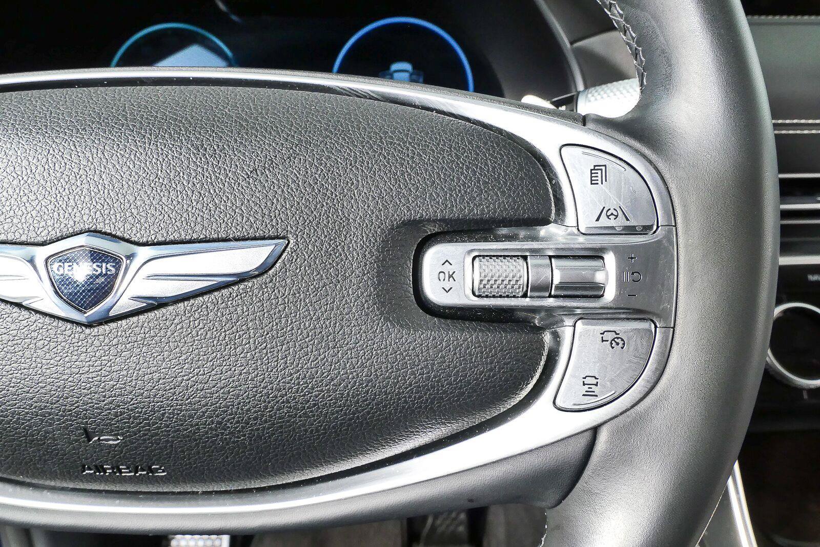 Used 2022 Genesis GV80 2.5T w/ Prestige Package 04 AWD/4WD image 13