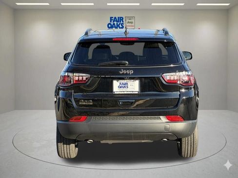 New 2026 Jeep Compass Latitude w/ Sun and Sound Group AWD/4WD image 8