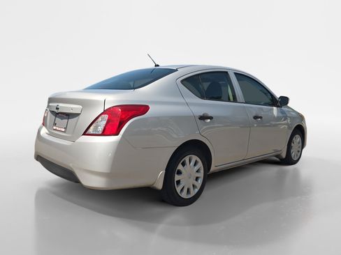 Used 2018 Nissan Versa S FWD image 6