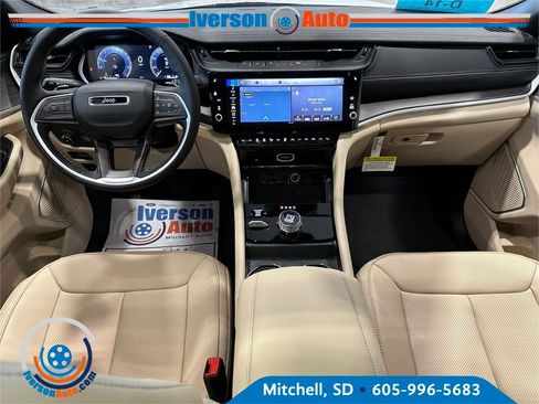 New 2026 Jeep Grand Cherokee Limited image 23