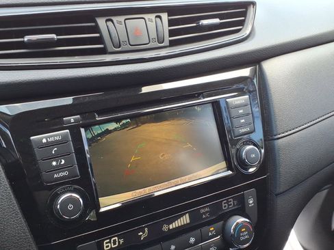 Used 2020 Nissan Rogue SV image 25