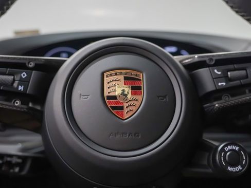 Certified 2025 Porsche Cayenne GTS image 28