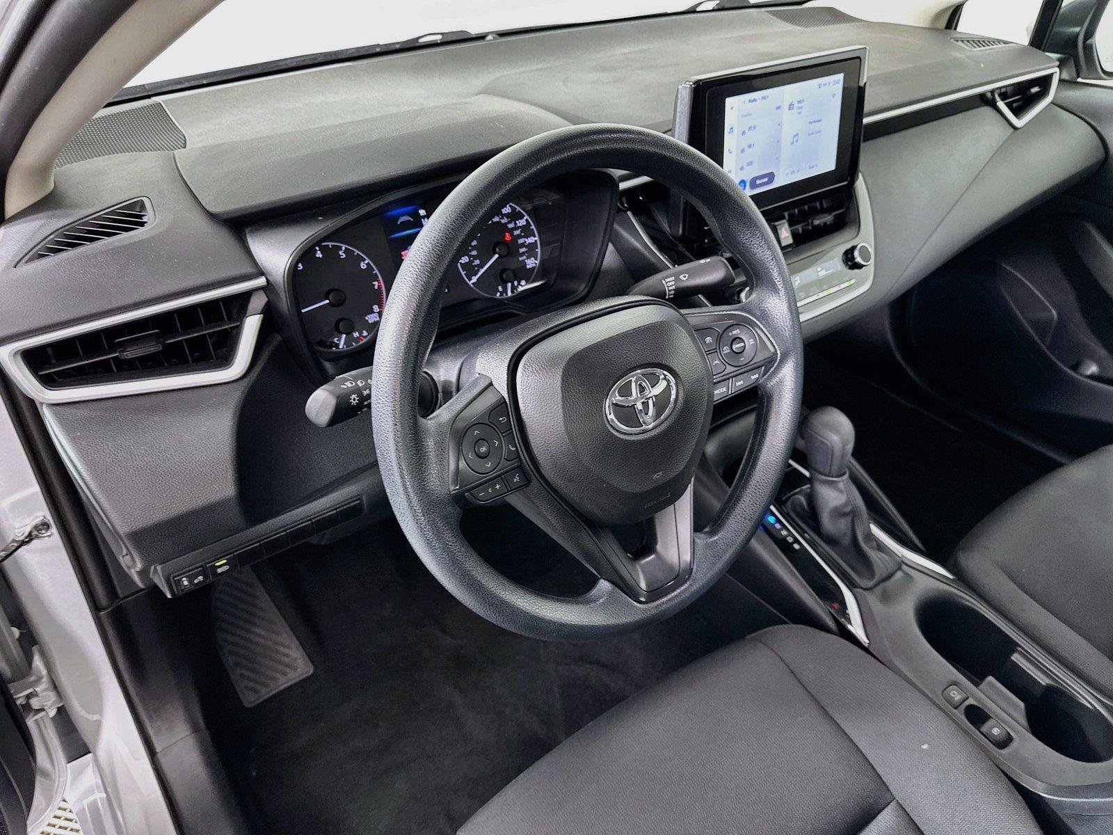 Used 2025 Toyota Corolla LE FWD image 22