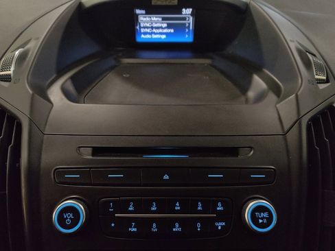 Used 2017 Ford Escape SE w/ SE Sport Appearance Package image 25