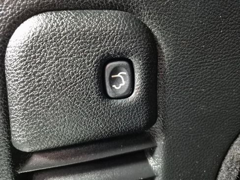 Used 2018 Jeep Grand Cherokee Limited image 11