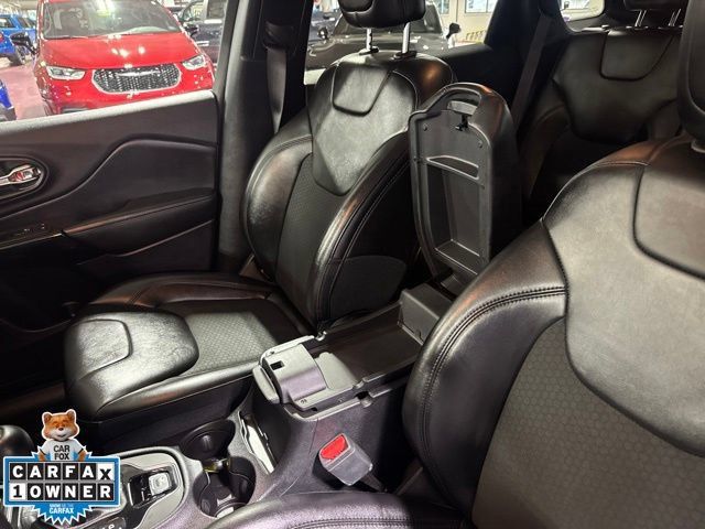 Used 2019 Jeep Cherokee Latitude Plus AWD/4WD image 28
