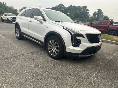 Used 2019 Cadillac XT4 Premium Luxury w/ Technology Package FWD image 8