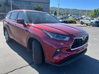 Used 2024 Toyota Highlander LE AWD/4WD video 1
