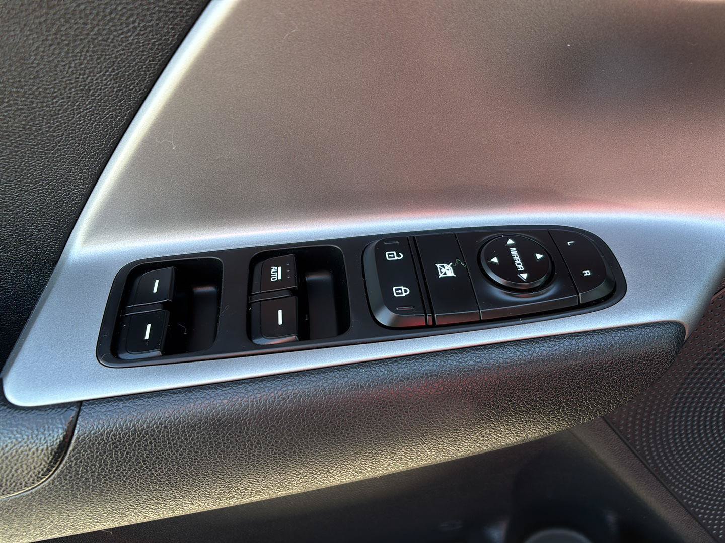 Used 2018 Kia Niro LX FWD image 20
