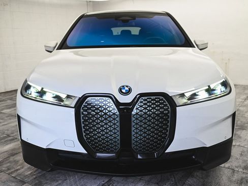 Used 2024 BMW iX xDrive50 w/ Convenience Package image 2