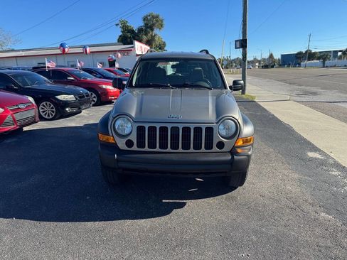 Used 2006 Jeep Liberty Sport image 3