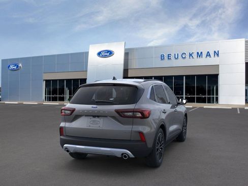 Used 2025 Ford Escape SE image 9