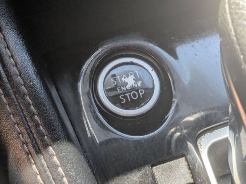 Used 2019 Nissan Kicks SV FWD image 22