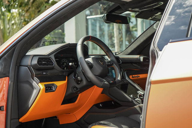 Used 2024 Lamborghini Urus S AWD/4WD image 39