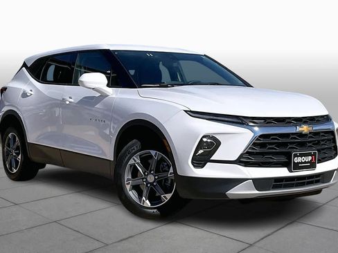 Used 2025 Chevrolet Blazer LT image 4