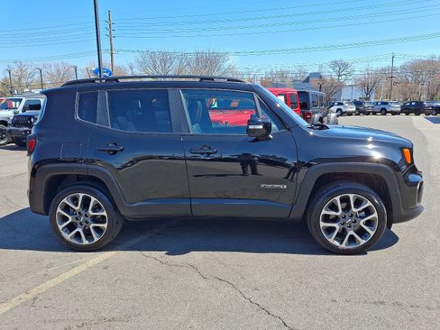 Certified 2022 Jeep Renegade Limited w/ Sun, Sound & Wheels Group image 7