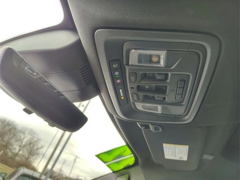 Used 2022 Chevrolet Silverado 1500 ZR2 w/ Technology Package image 30